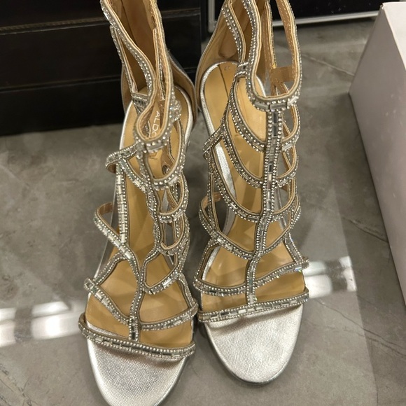 Ladies diamond studded stilettos - Picture 5 of 6